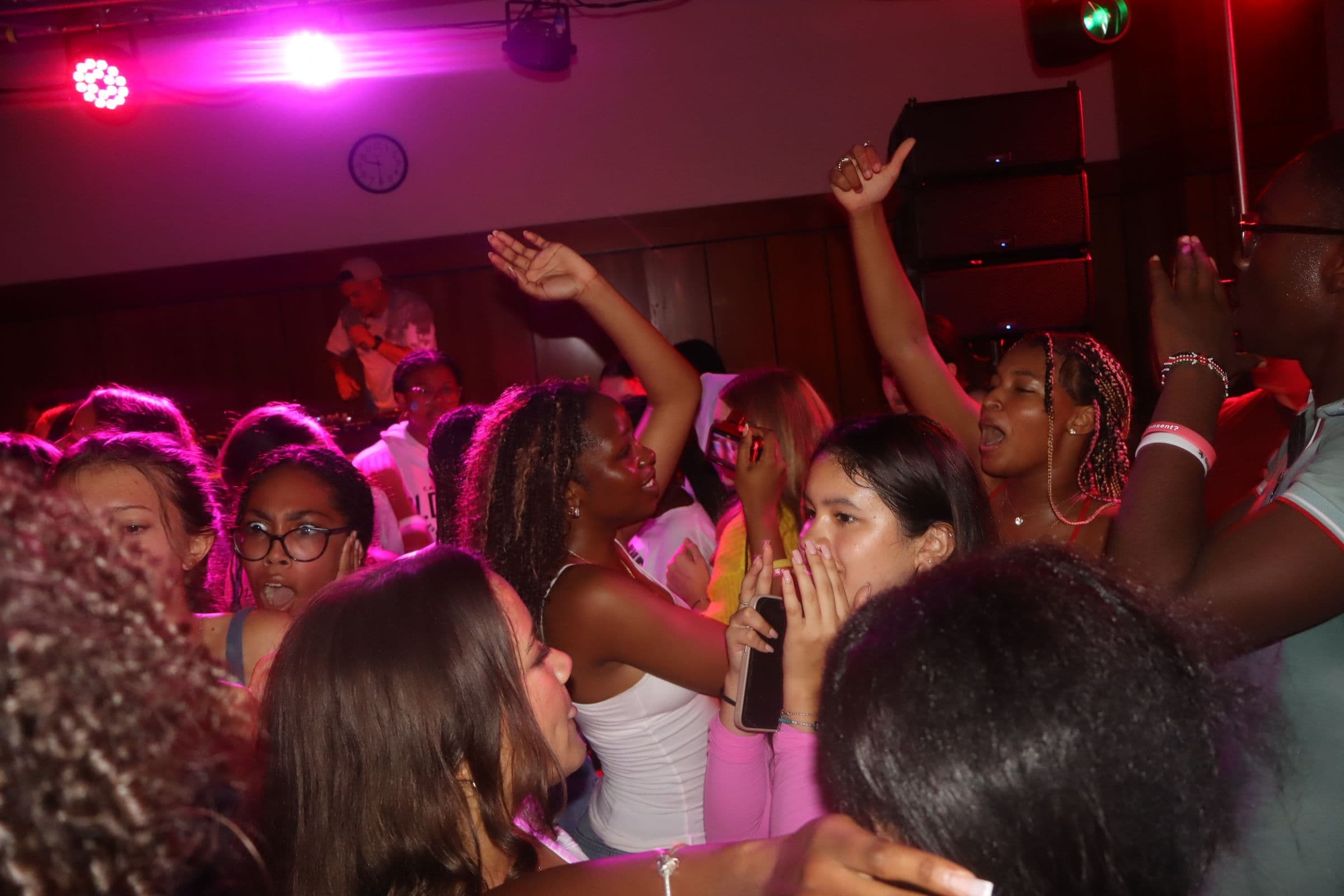 Glo Dance Brings Vibrant Flash to Community